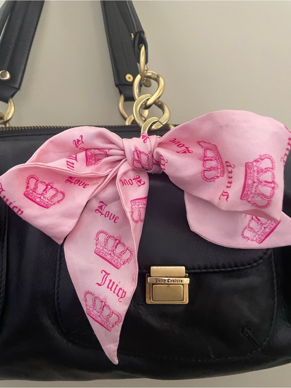 Vintage Juicy Couture Black Leather Barrel Bag with Pink Bow Scarf Y2K Authentic - Picture 3 of 12